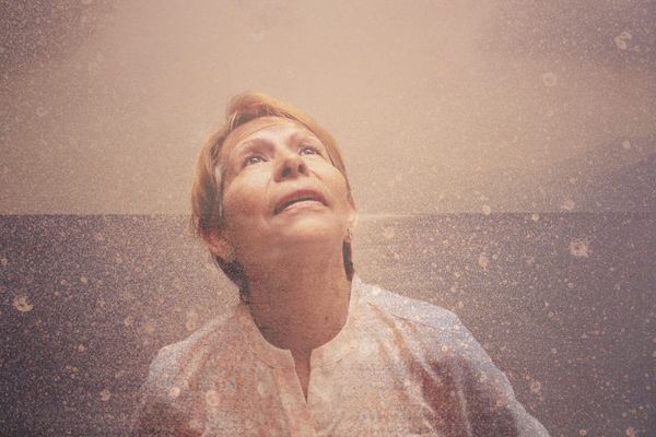 Photographs That Depict Alzheimer's With Dignity